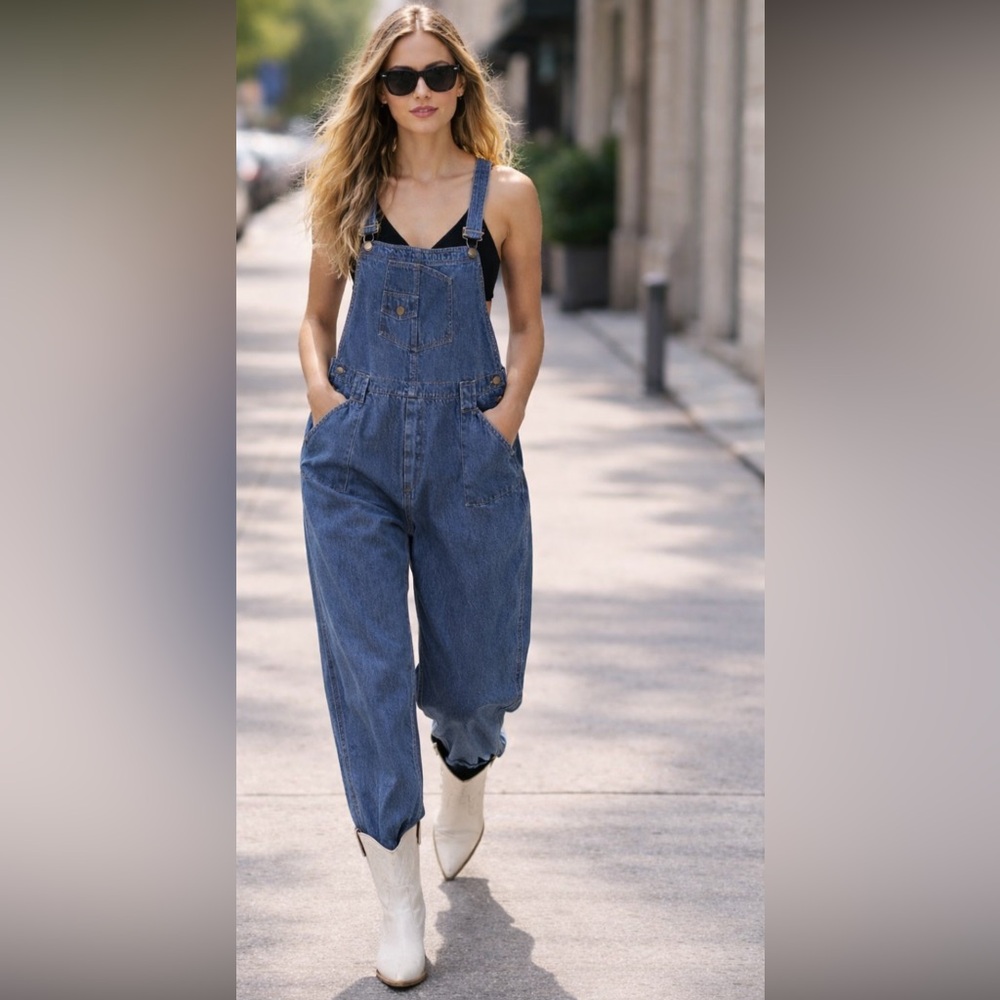 Wrangler Classic Blue Denim Overalls  flat measurement: waist - 18” inseam 28.5”